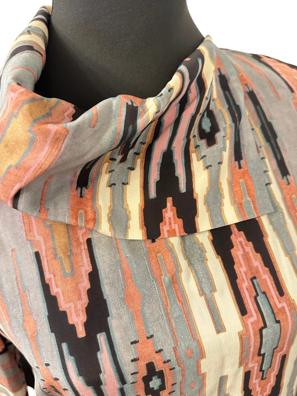 Tucker 100% Silk Tunic Dress Southwest Ikat Print Cowl Neck Pockets Oversized S - Picture 9 of 12